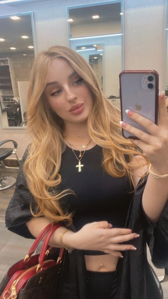 Jean Leon Salon main image