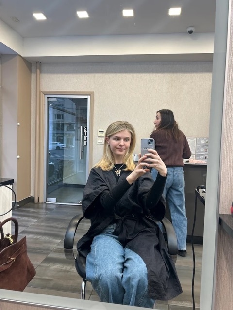 Jean Leon Salon image 4