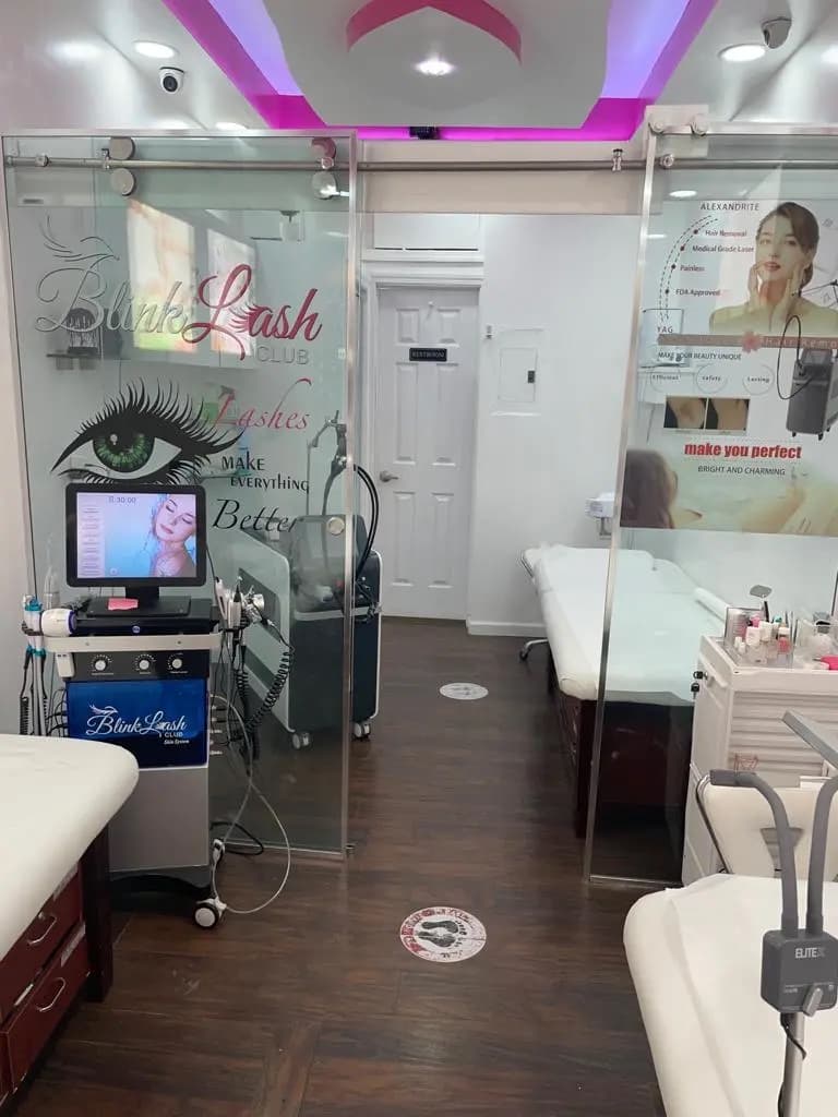 Blink Lash Club image 2