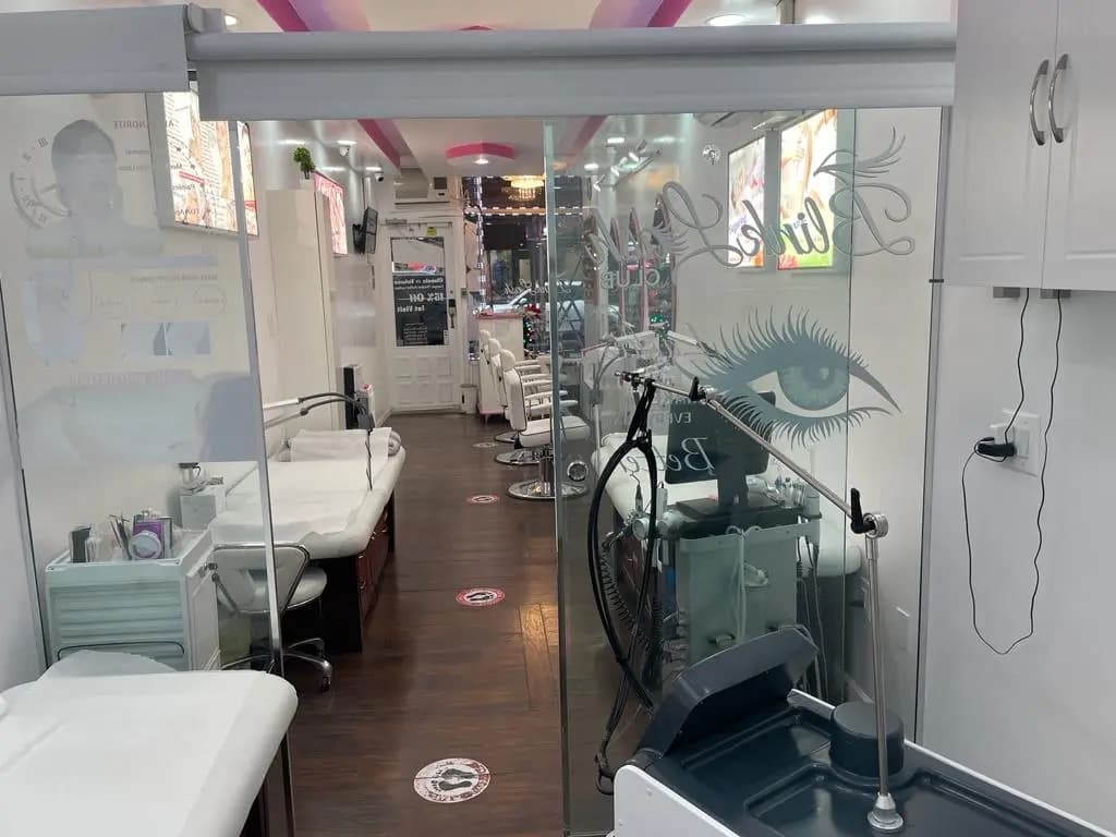 Blink Lash Club image 3