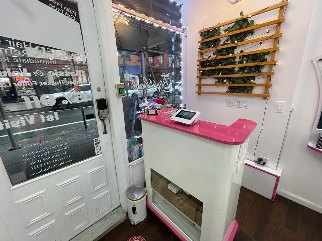 Blink Lash Club image 4