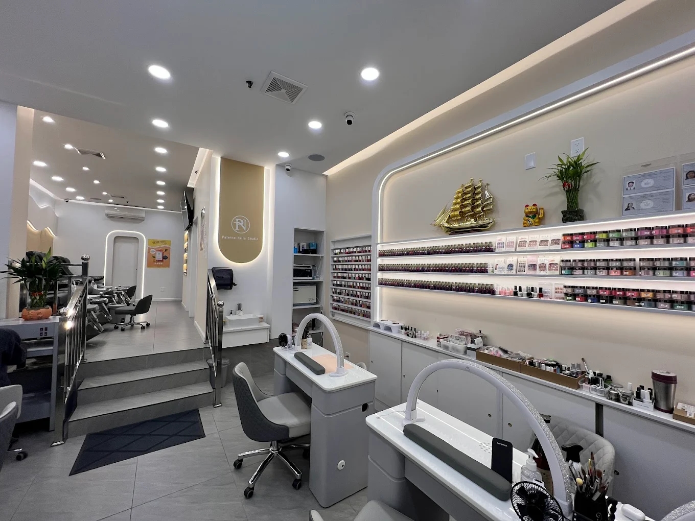 Palette Nails Studio image 5
